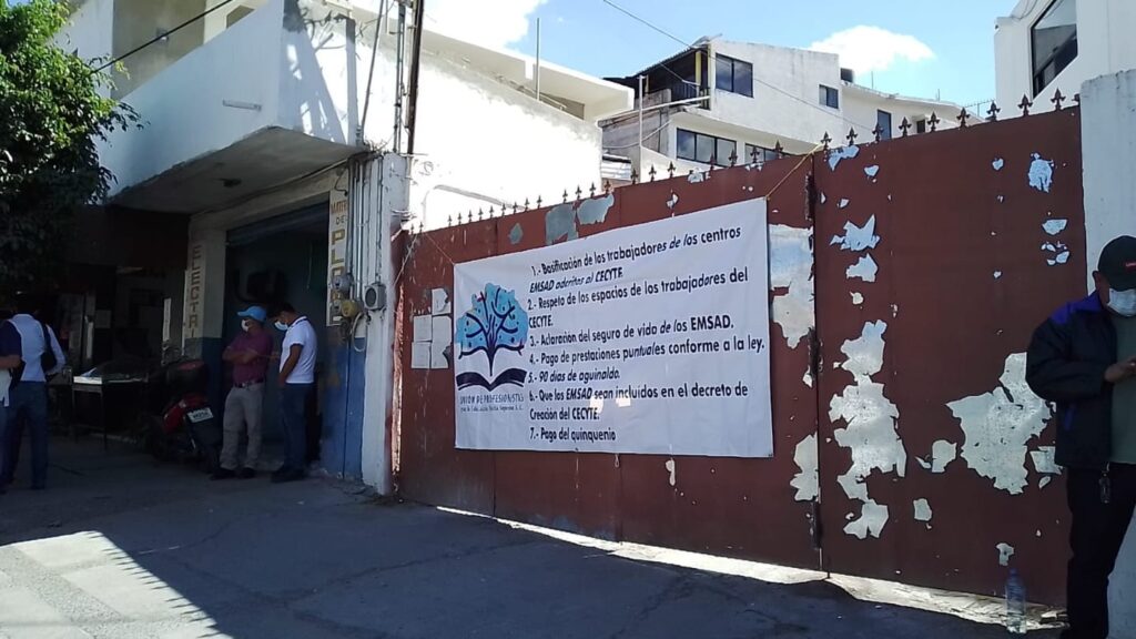 Guerrero… El Cecyteg sigue en problemas, trabajadores tomaron sus oficinas