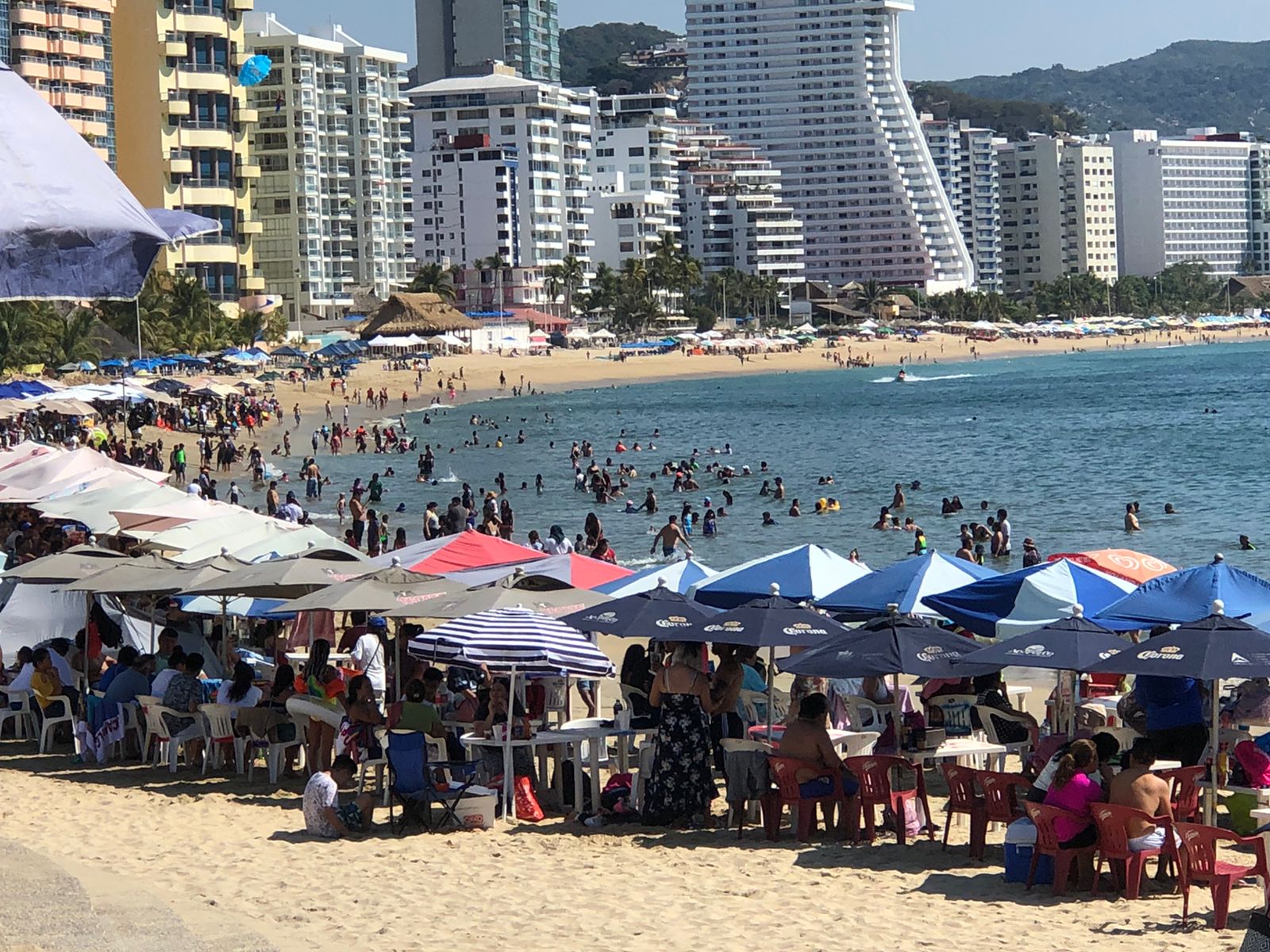 Trabajadores de hoteles en Acapulco son contagiados por COVID-19, alerta  AHETA