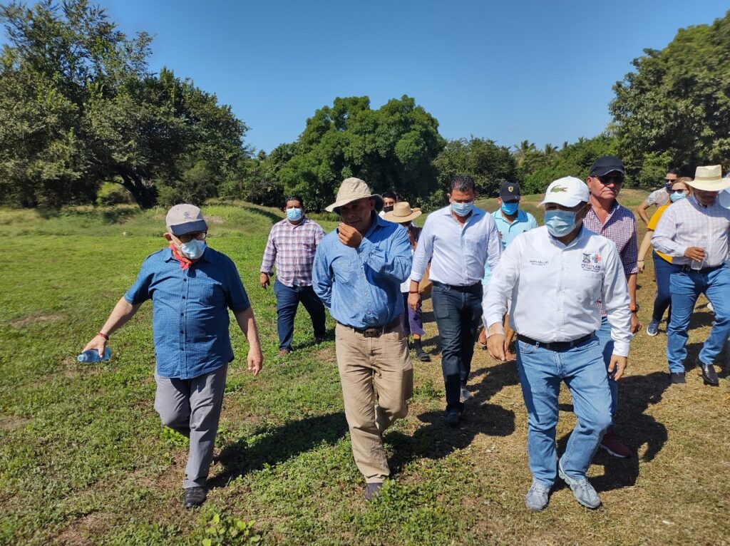 Visita histórica a la Chole del director del INAH y el alcalde de Petatlán