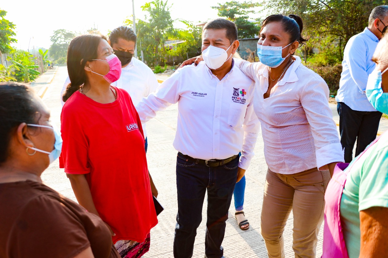 Javier Aguilar inaugura obras