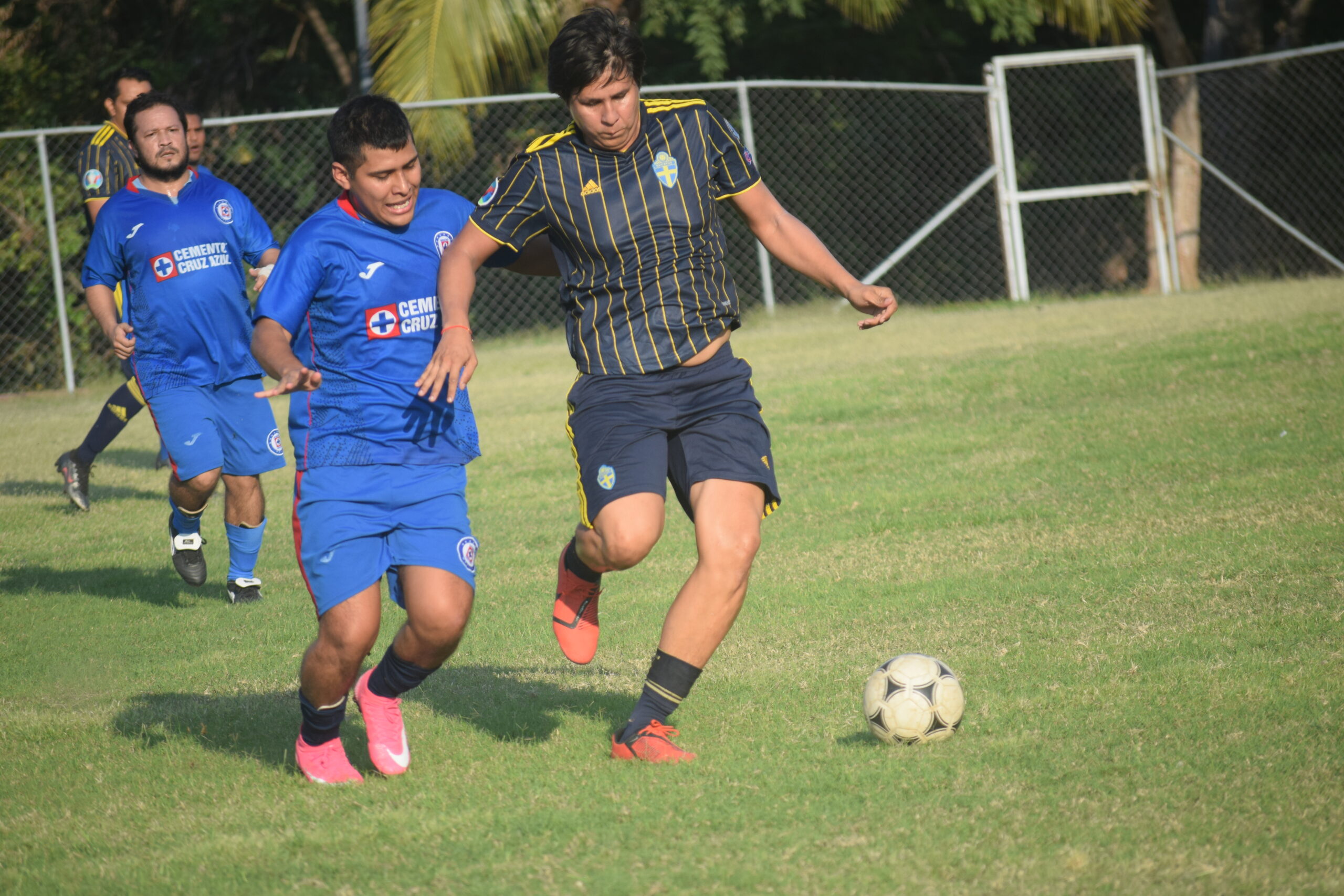 Deportivo Centro le dio batalla al poderoso Achotes