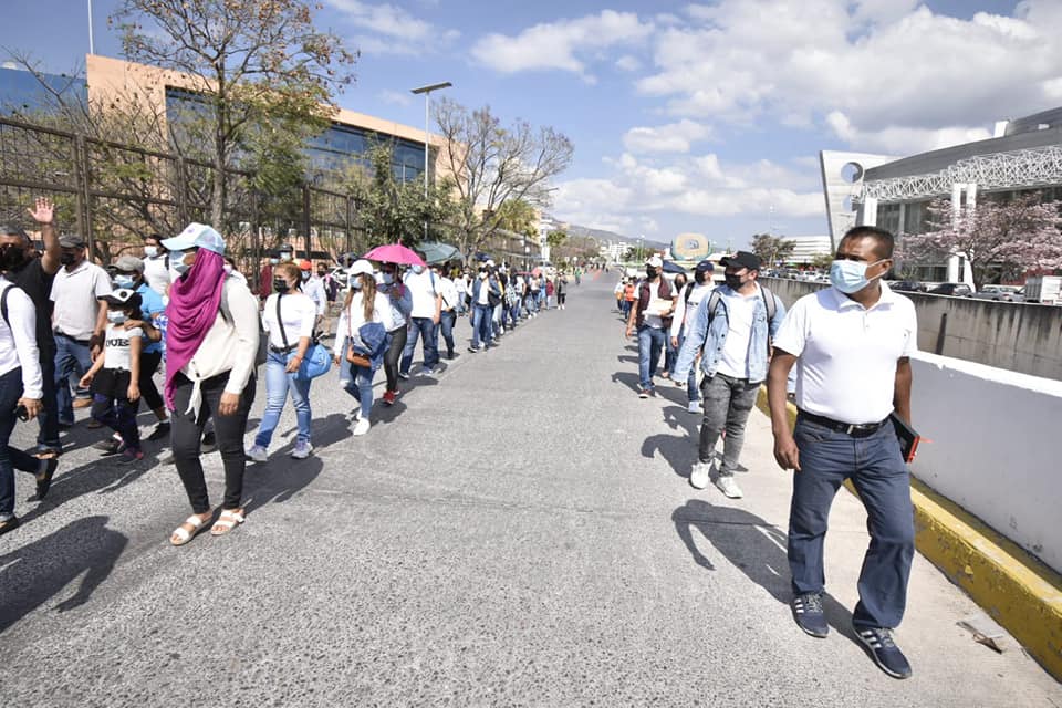 En Chilpancingo… Marchan egresados de normales en exigencia de plazas docentes