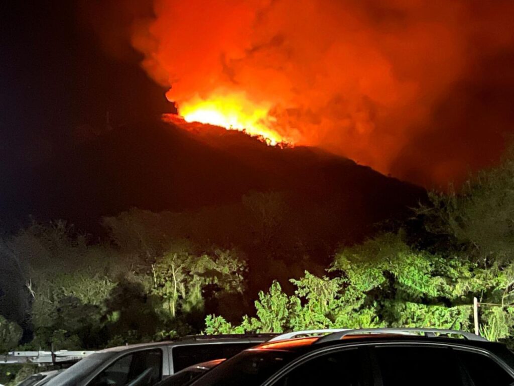 Por incendio evacuan a estudiantes de Cetmar en Agua de Correa