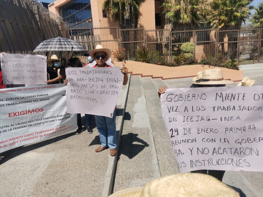 Casi 50 días de protesta en el IEEJAG y no les resuelven demanda de basificaciones