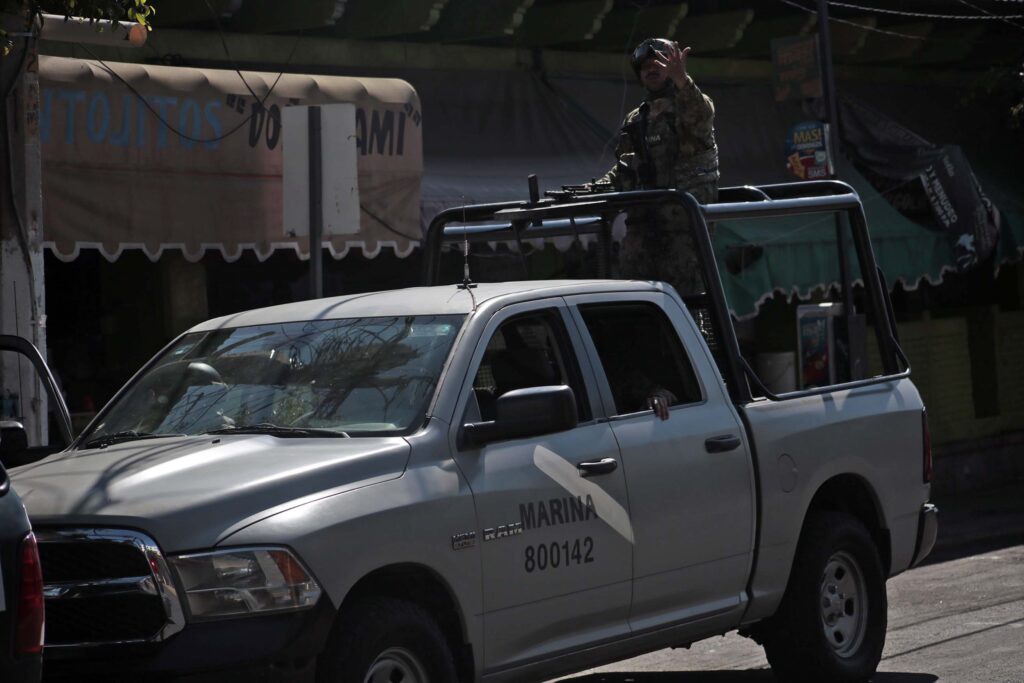 En Chilpancingo… Elementos de la Marina intentaron intimidar a un reportero gráfico