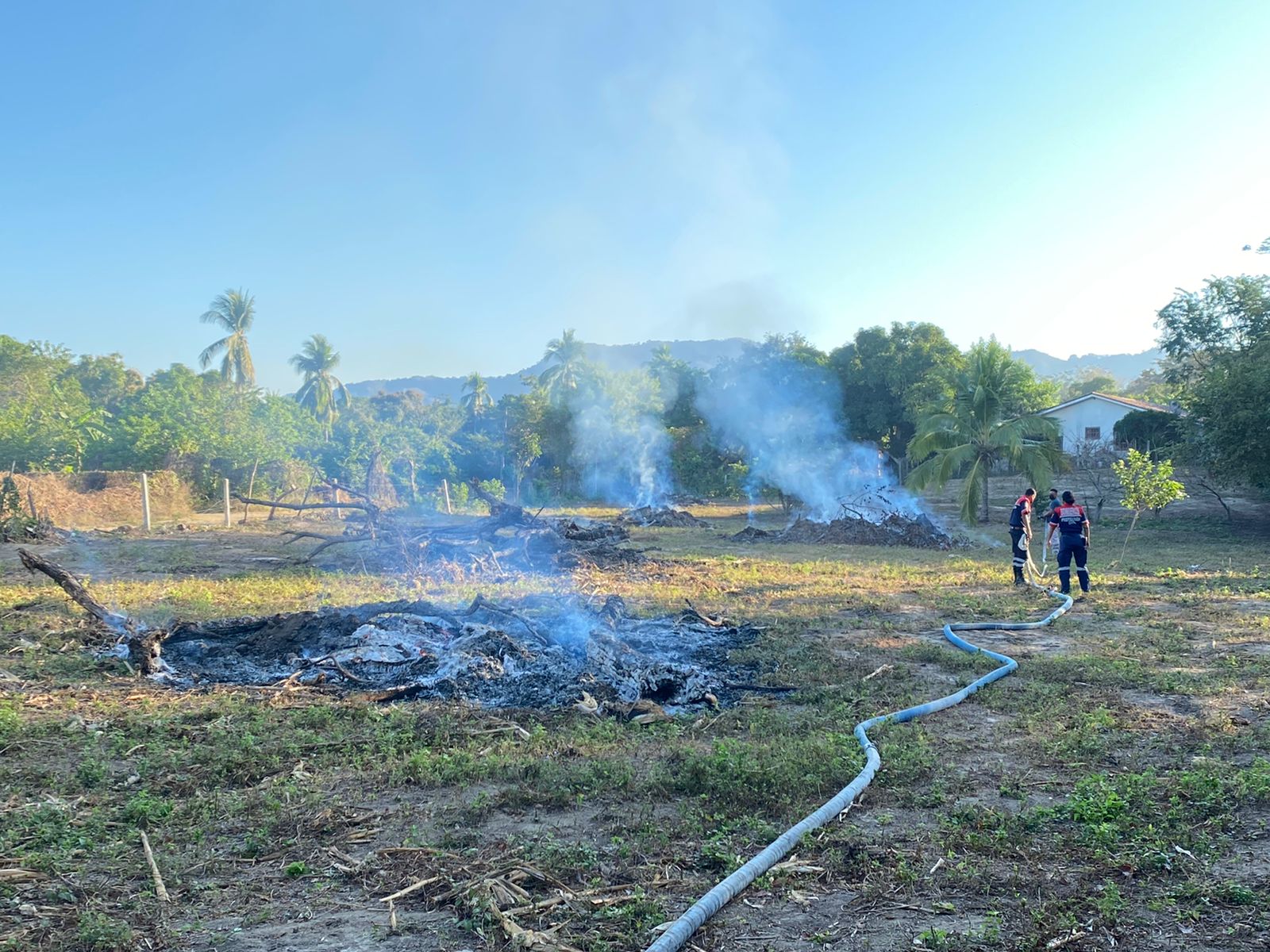 Ixtapa amanece con una gran cantidad de humo por quema de basura