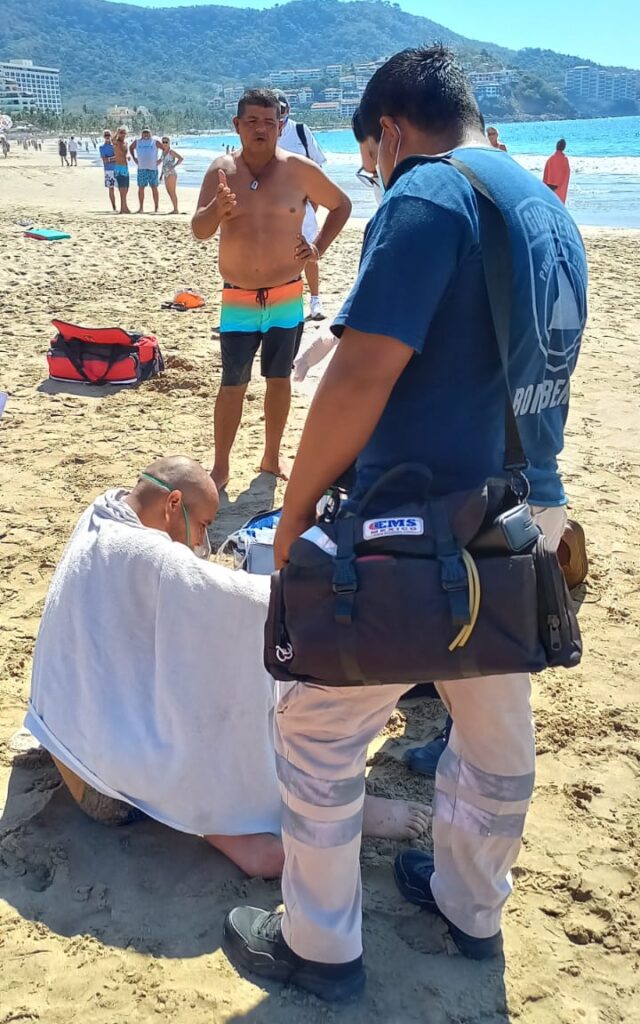 Un turista a punto de ahogarse en playa El Palmar