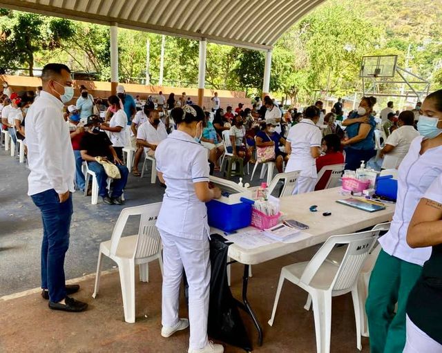 Sin novedad y con 19 mil dosis arranca el refuerzo de vacunación contra Covid en Zihuatanejo