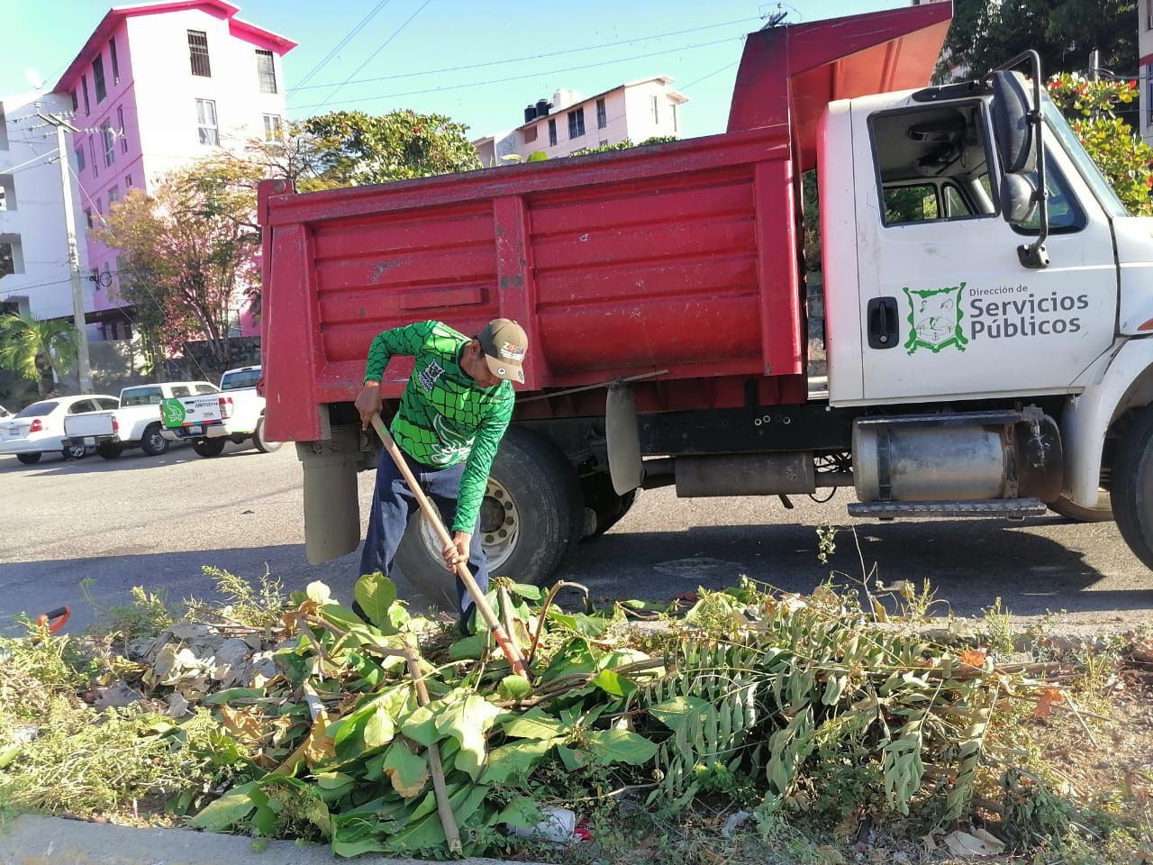 Redoblan esfuerzos para mantener calles y espacios libres de basura