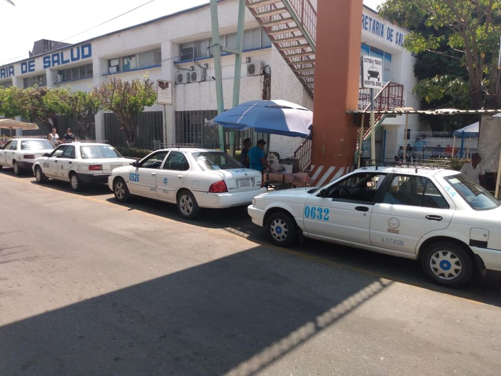 Transportistas buscan incremento a tarifa de taxis en Zihuatanejo