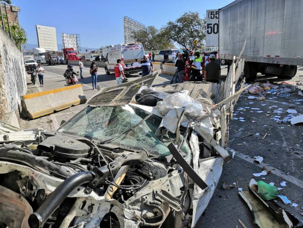 Accidente en la México-Cuernavaca: choque en el Paso Express deja 3 lesionados