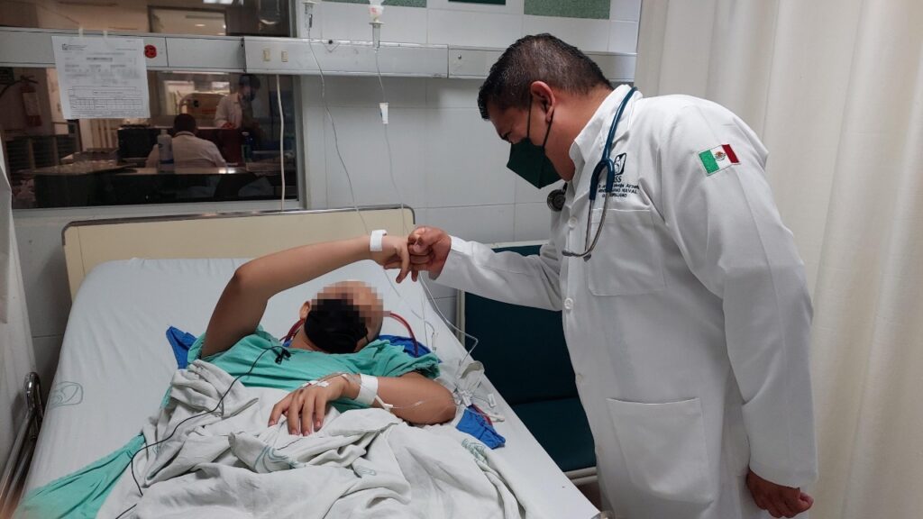 Colocan médicos del IMSS Guerrero prótesis craneal personalizada a adolescente que sufrió traumatismo craneoencefálico