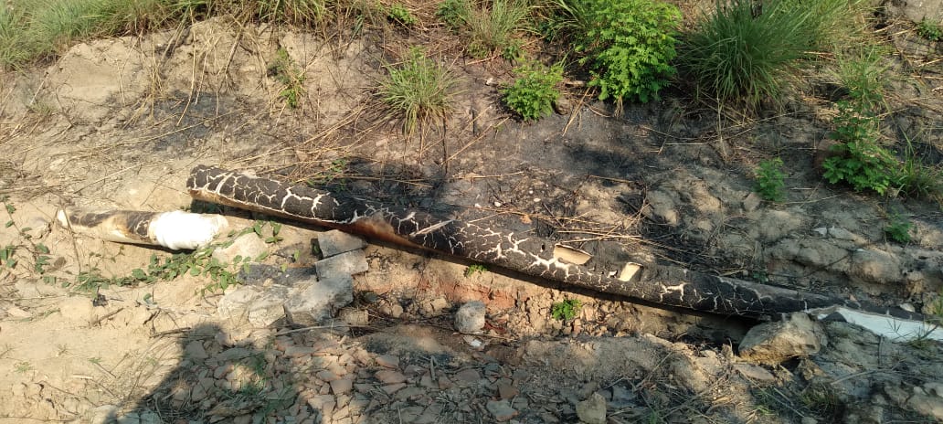 Queman tubería de agua en panteón de Atoyac