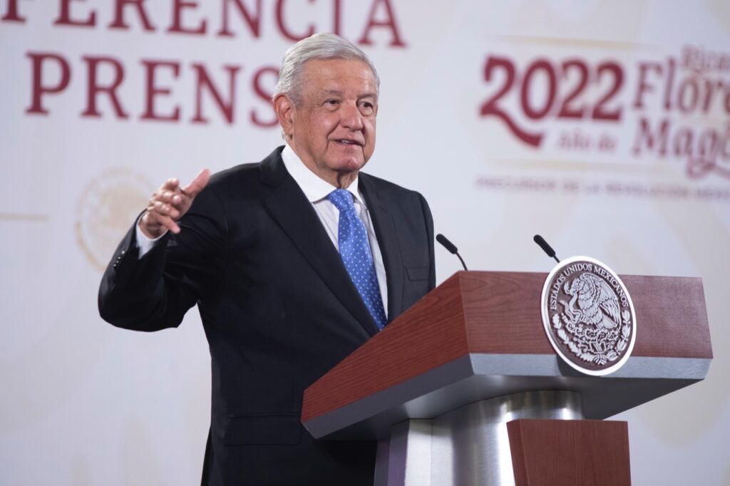 Por el caso de los 43… UEILCA determinará si cita a declarara Enrique Peña Nieto: López Obrador