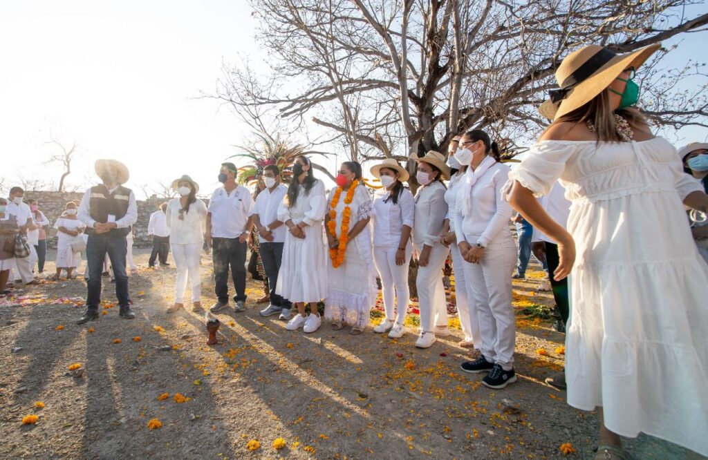 El DIF Guerrero realiza ofrenda del equinoccio por el inicio de la primavera en Xochipala, municipio de Eduardo Neri