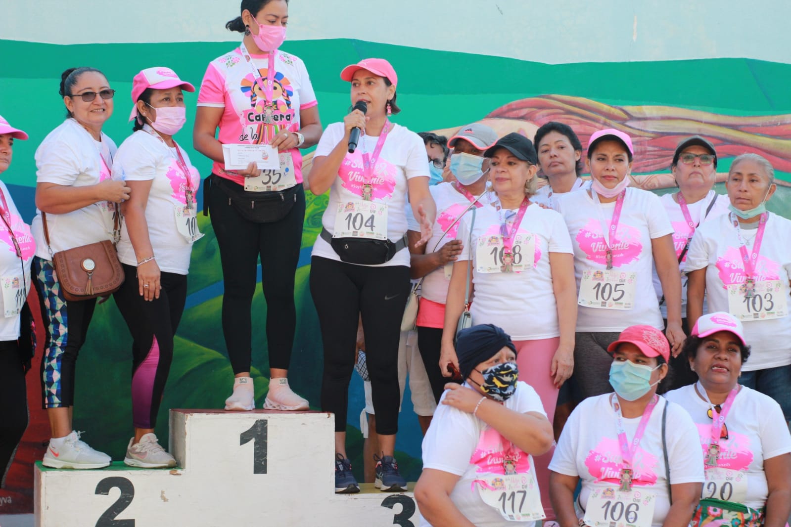 Celebran Carrera de la Mujer en Zihuatanejo