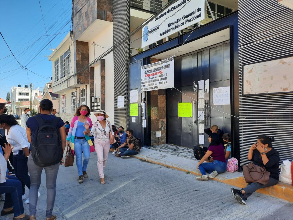 Maestros toman por enésima ocasión oficinas de la SEG