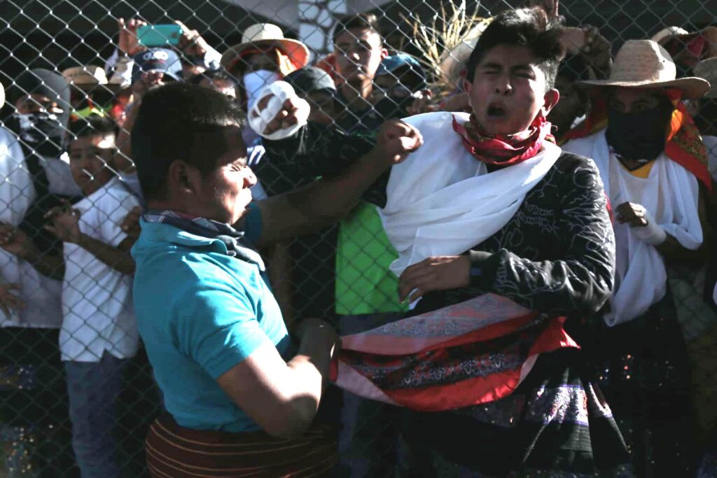 A puño limpio celebran en Zitlala pelea de Xochimilcas