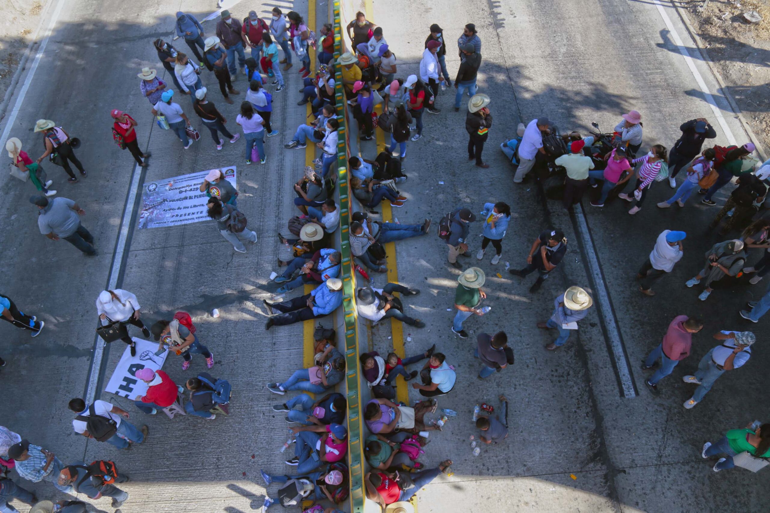 Estrangula la CETEG la vialidad en Chilpancingo