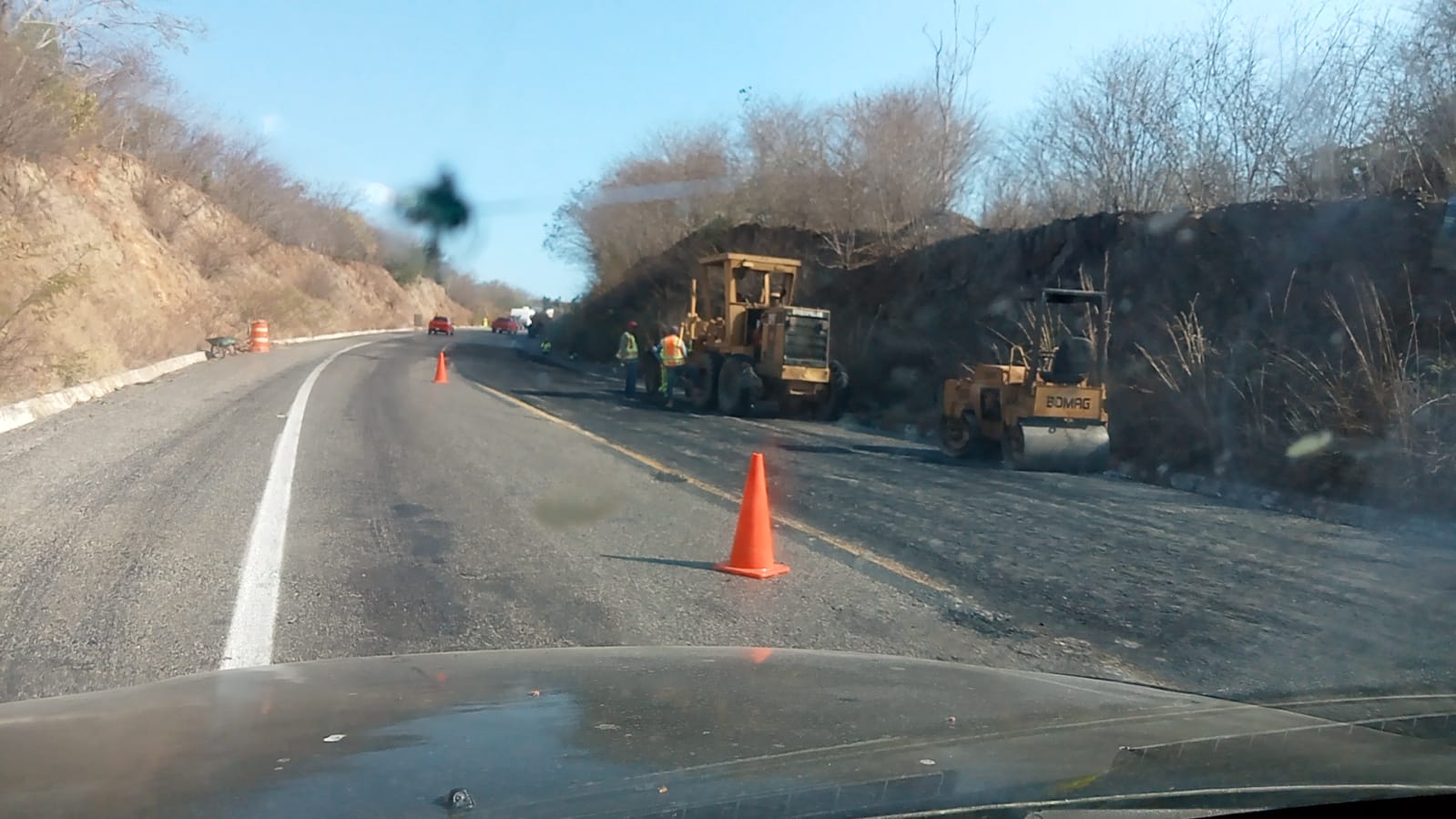 Trabajos en carretera federal Zihuatanejo-Feliciano terminarán antes de Semana Santa