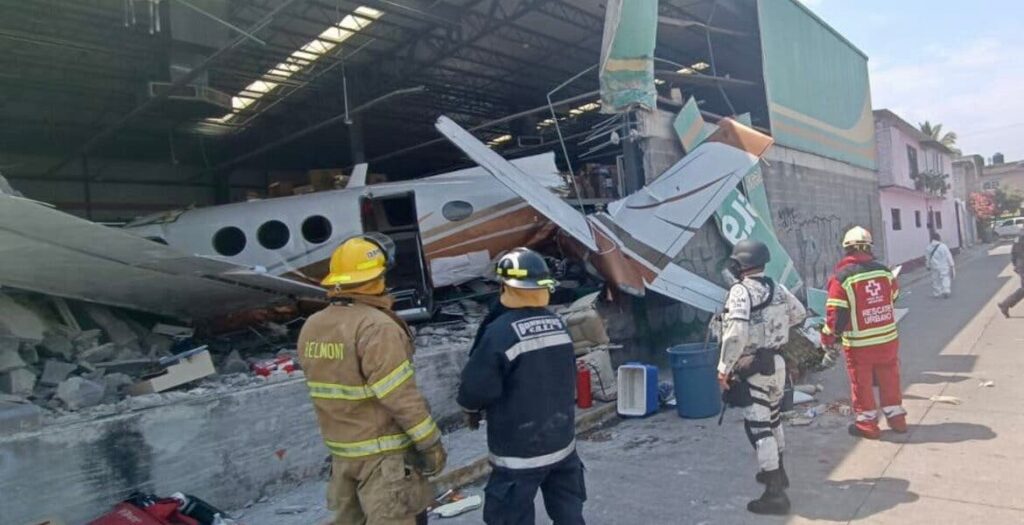 Entregan cuerpos de personas fallecidas en accidente de avioneta en Temixco