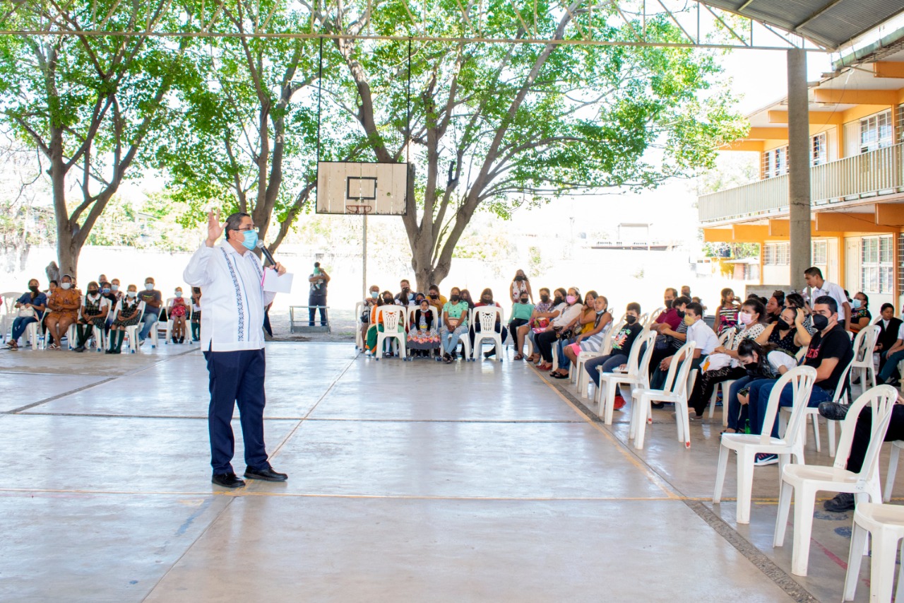 Festival literario en Tierra Caliente acerca a familias de estudiantes a la lectura