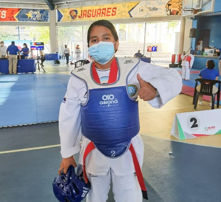 Estudiante del Tecnológico de Costa Grande gana la medalla de oro en taekwondo