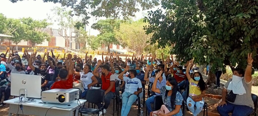 Este viernes… Trabajadores del Tecnológico de la Costa Chica bloquearán la carretera