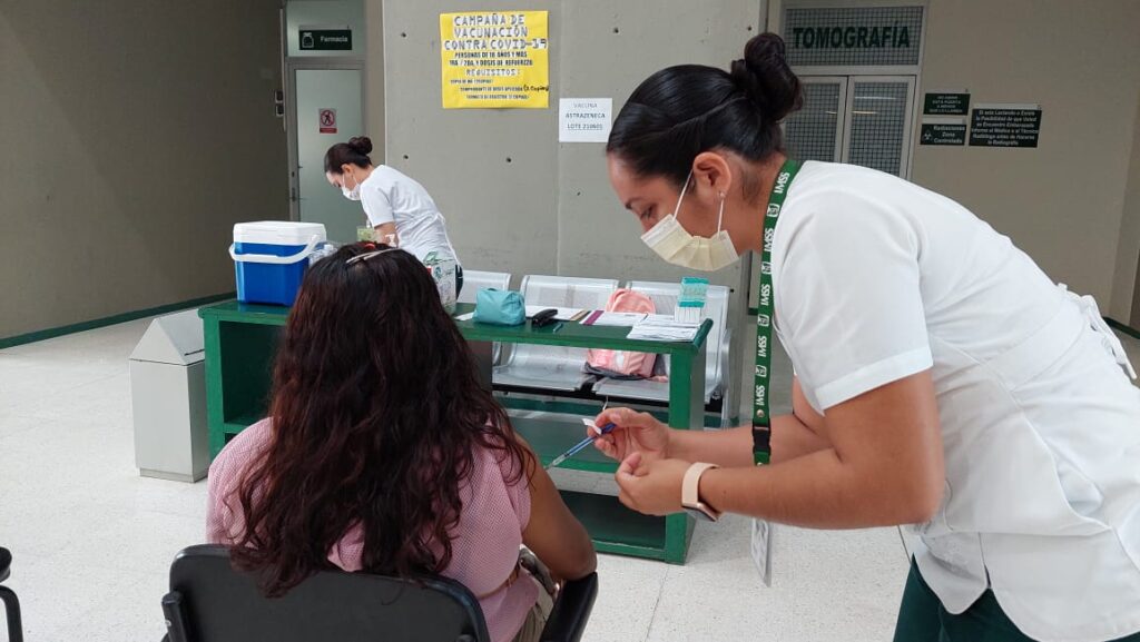 Continúa IMSS Guerrero con Fase Intensiva Nacional de Vacunación contra COVID19