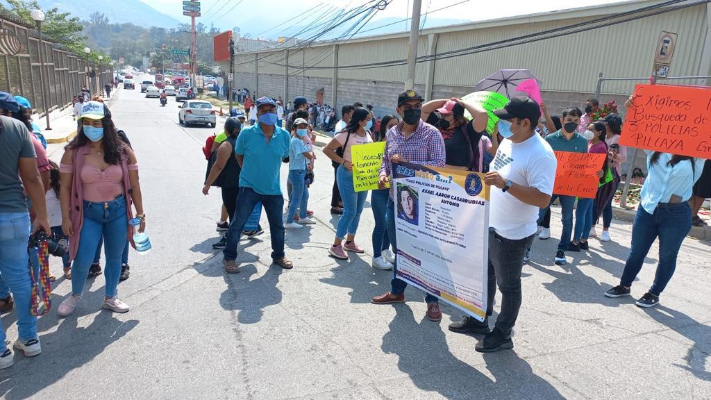 Piden ayuda a Evelyn Salgado familiares de tres policías de Pilcaya desaparecidos  