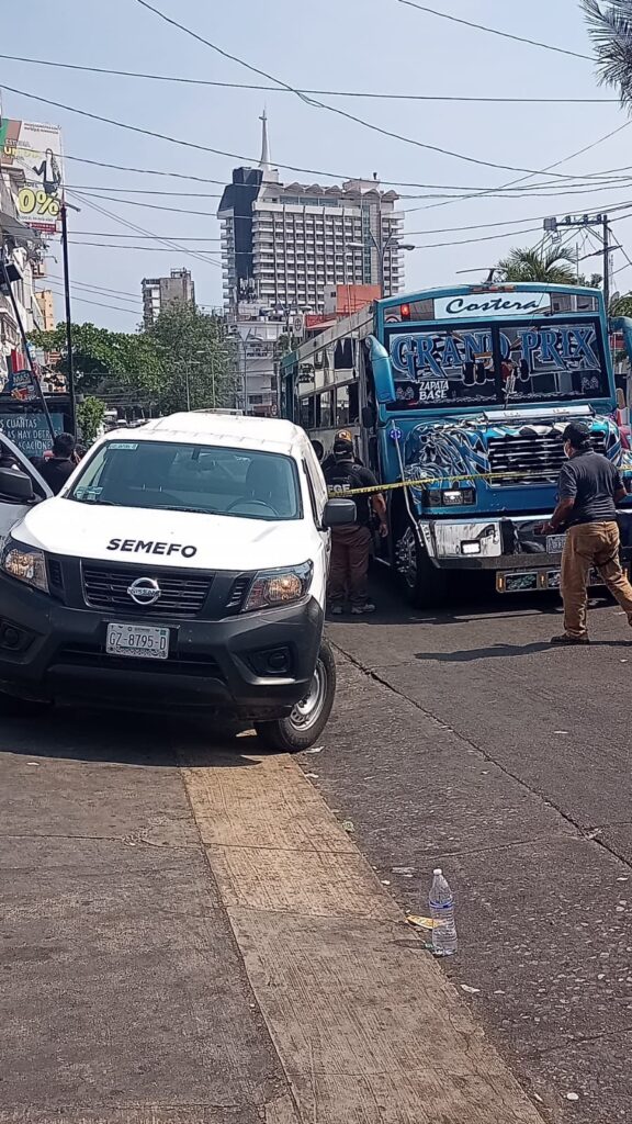 Aplasta camión urbano a un adulto mayor en Acapulco  