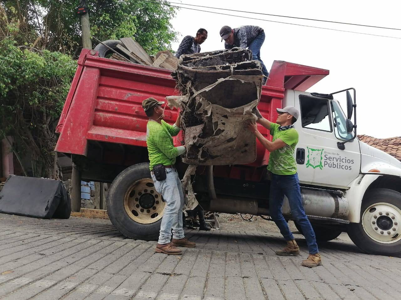 Servicios Públicos recolecta más de 60 toneladas de cacharros en diferentes colonias