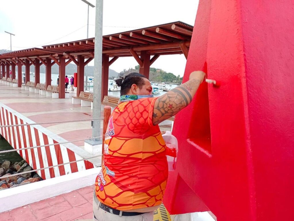Servicios Públicos mejora imagen de diferentes espacios con trabajos de pintura