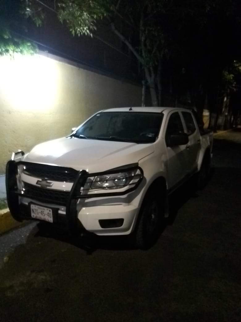 Roban camioneta en El Ticuí