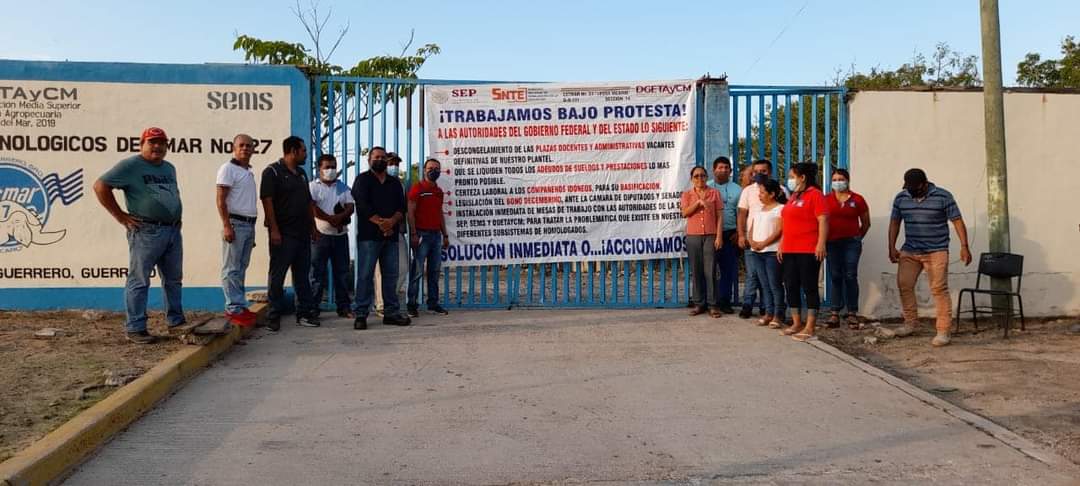 Paran docentes en escuelas de educación tecnológica en Técpan