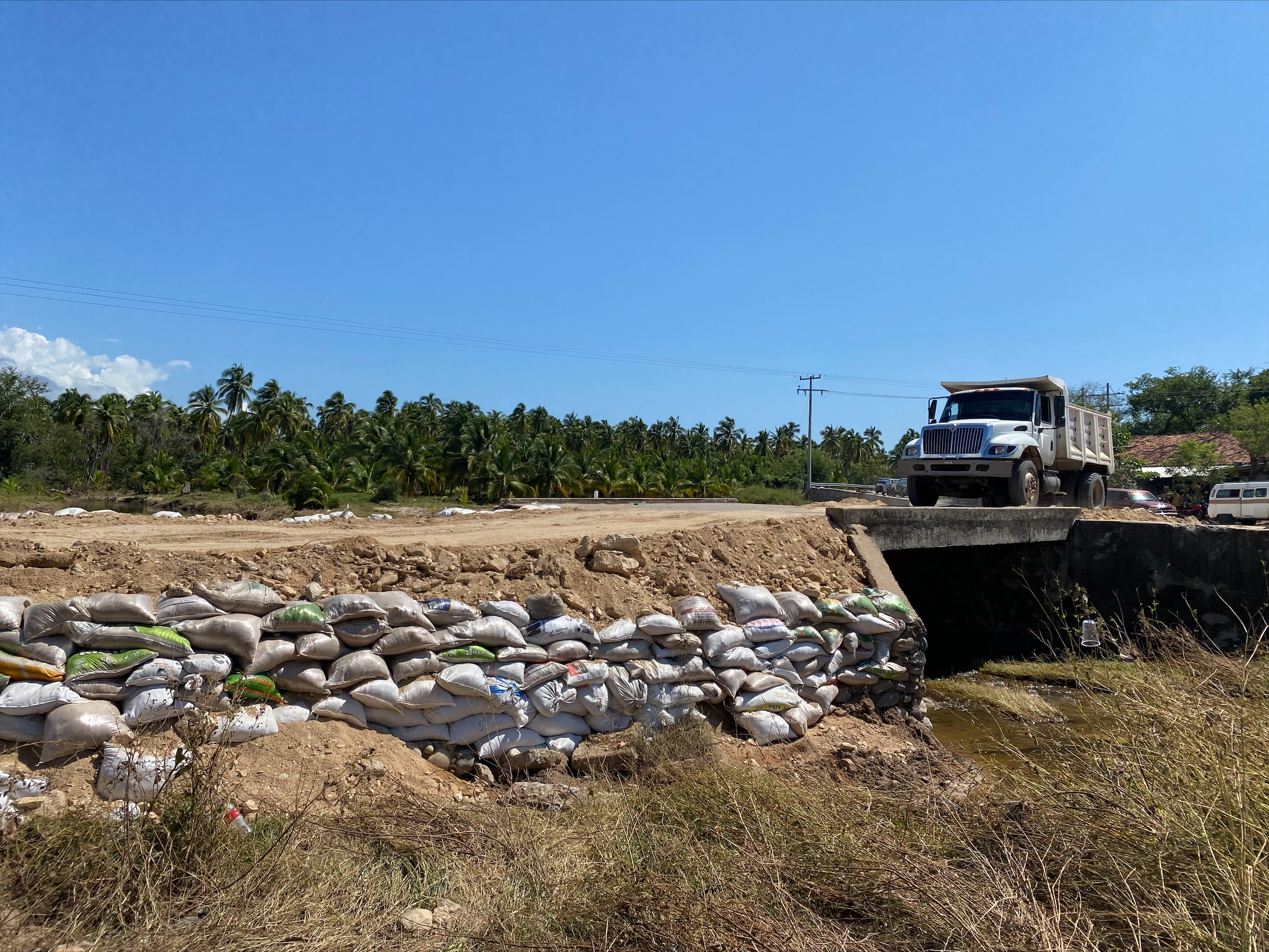 Gobierno federal incumple reconstrucción del puente en Soledad de Maciel