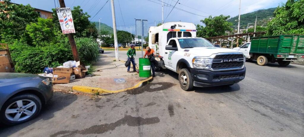 Gobierno de Zihuatanejo intensifica la limpieza de la ciudad