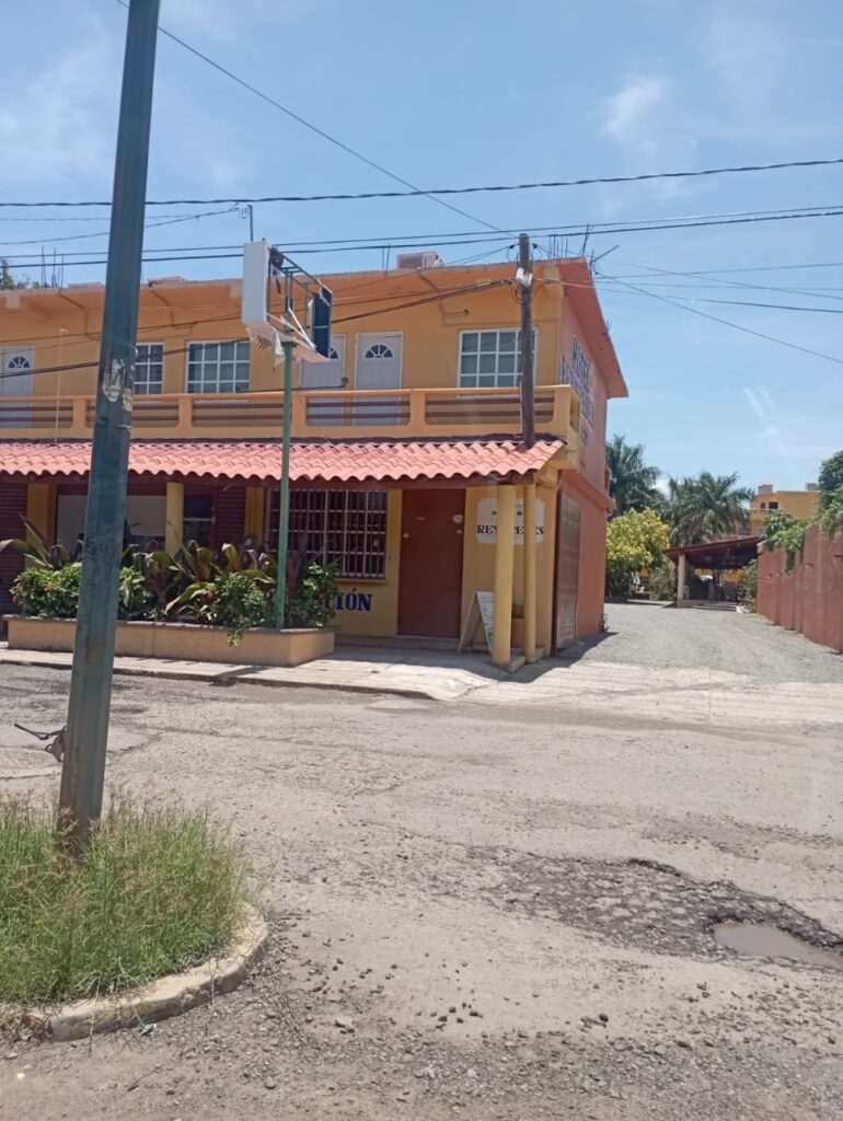 Hay colonias con atraso de 30 años en San José Ixtapa, advierten