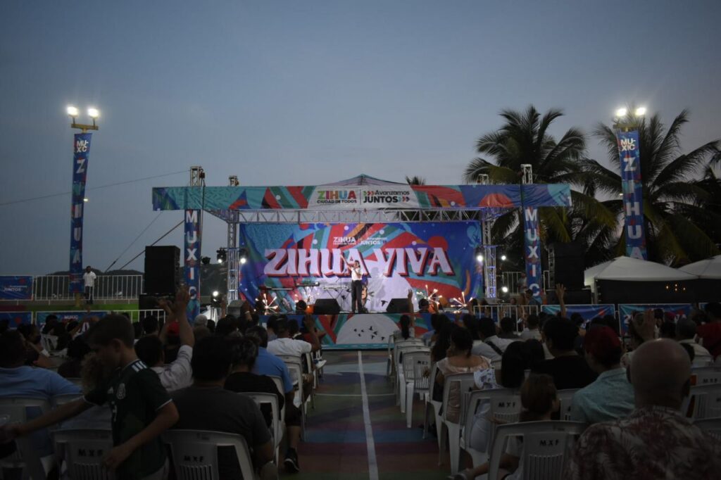 Se realiza con éxito concierto Zihua Viva en Domingos Culturales