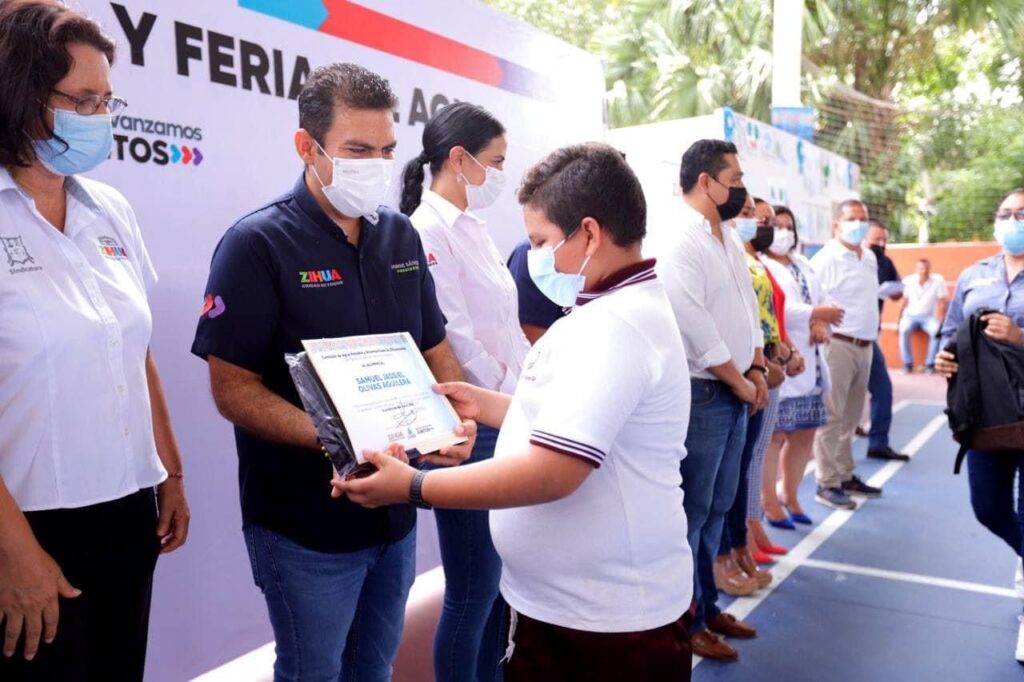 Alcalde Jorge Sánchez Allec encabeza premiación a ganadores de evento Rally del Agua