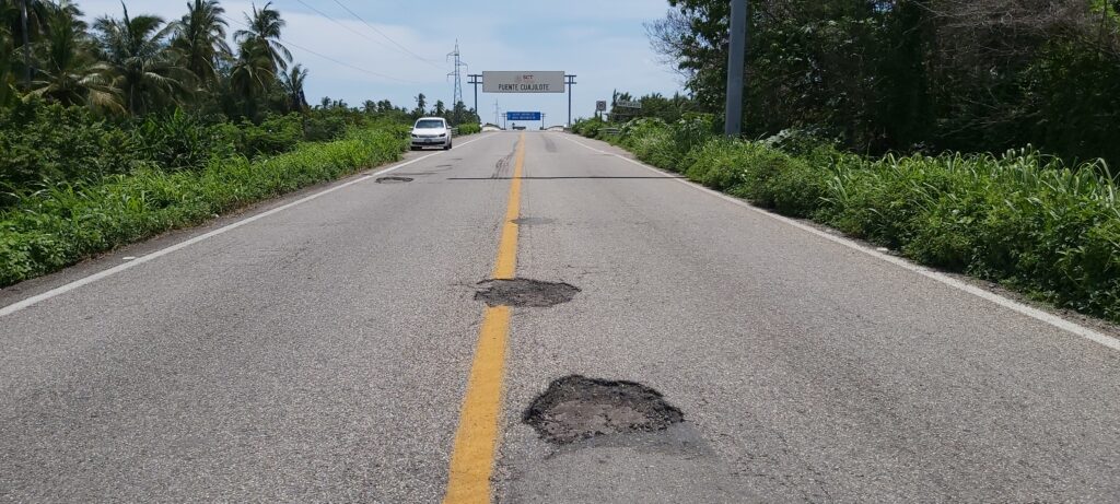 Insuficiente, rehabilitación de carretera Acapulco-Zihuatanejo, opinan