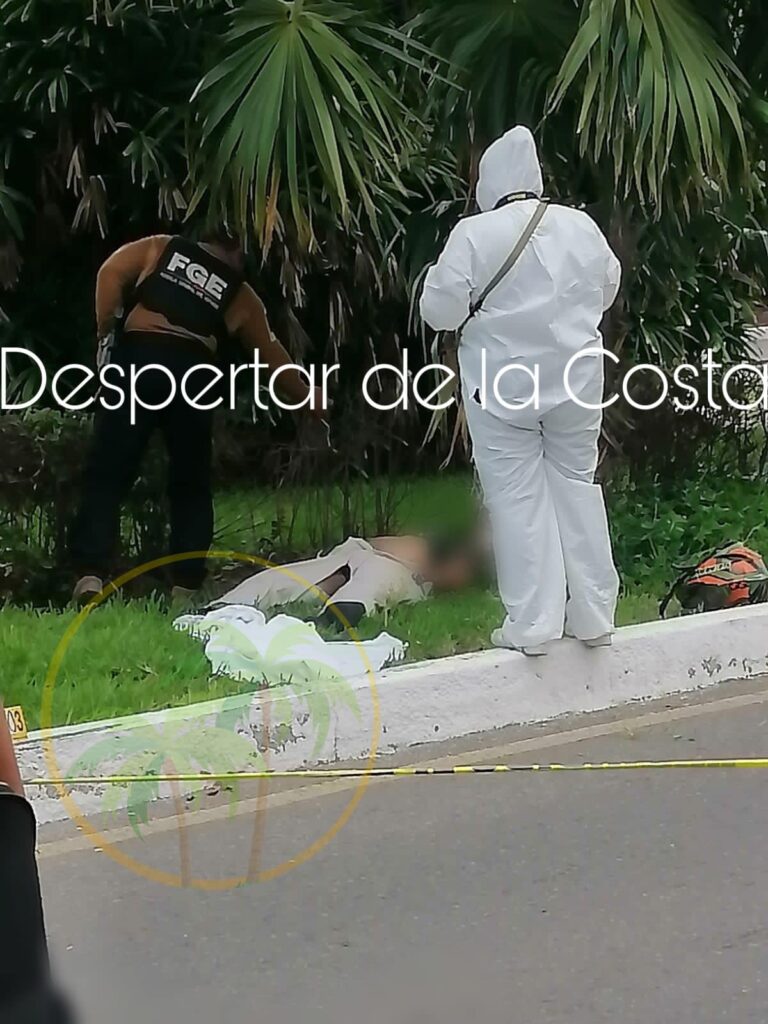 Muere motociclista al derrapar en avenida de Ixtapa