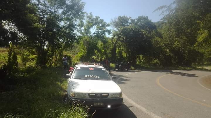 Motociclista se accidenta en Puerto Vicente Guerrero