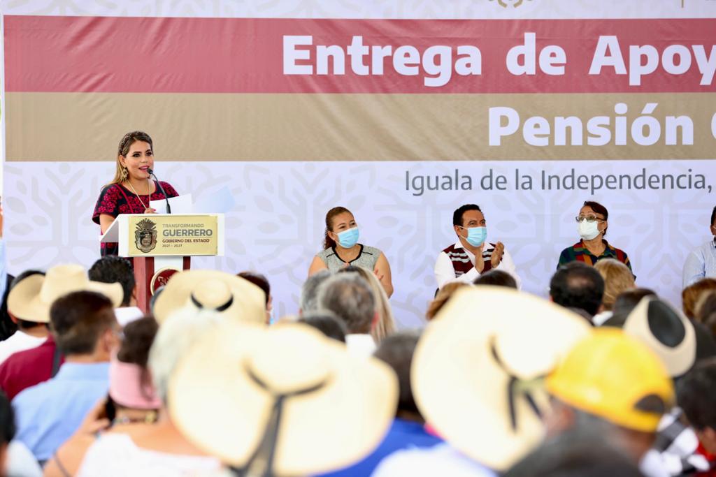 Da inicio la gobernadora Evelyn Salgado a la obra de pavimentación del camino a la laguna de Tuxpan de Iguala