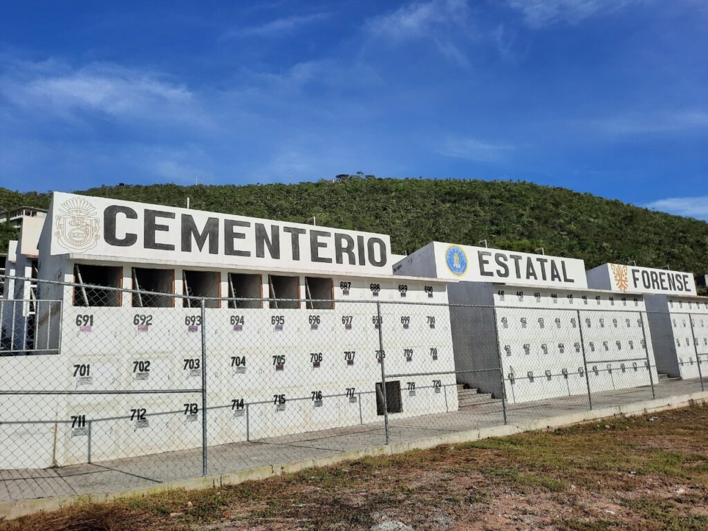 En Guerrero… En el Semefo, mil 473 cuerpos, restos y osamentas no han sido identificados