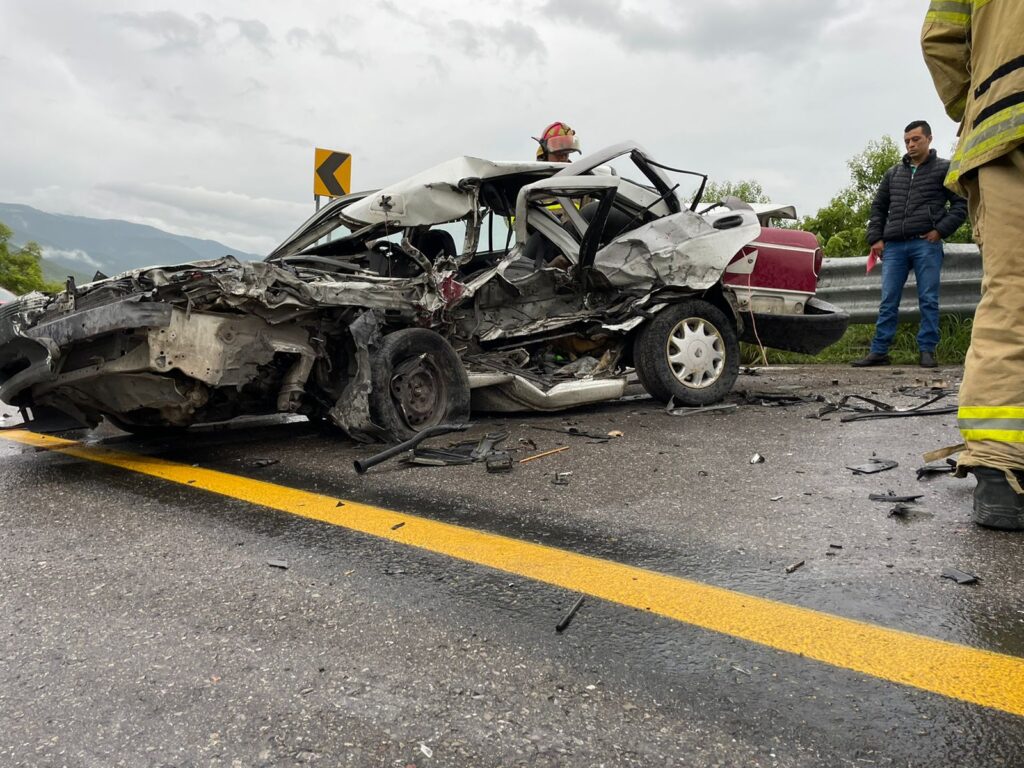 Un taxista muerto y un herido en un accidente carretero, en Chilpancingo