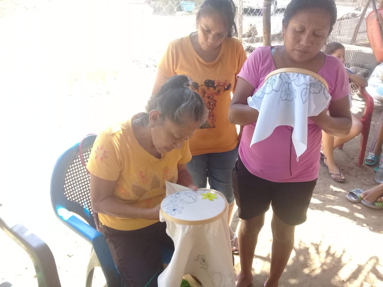 Imparten cursos para fortalecer las habilidades de las mujeres en 15 municipios del estado