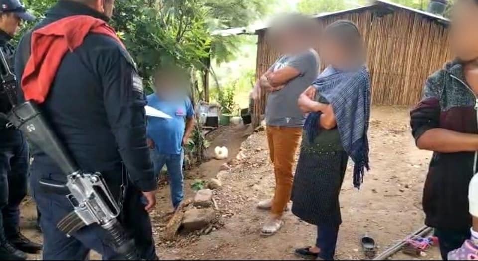 En Tlapa… Capturan a un sujeto acusado de disparar al aire en una fiesta y matar a una niña de 6 años