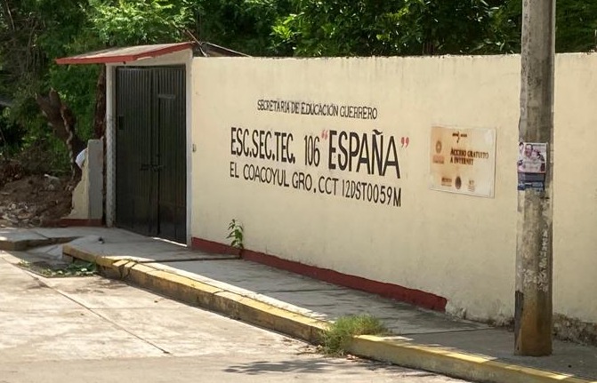 Denuncian cobro de inscripción en secundaria de El Coacoyul