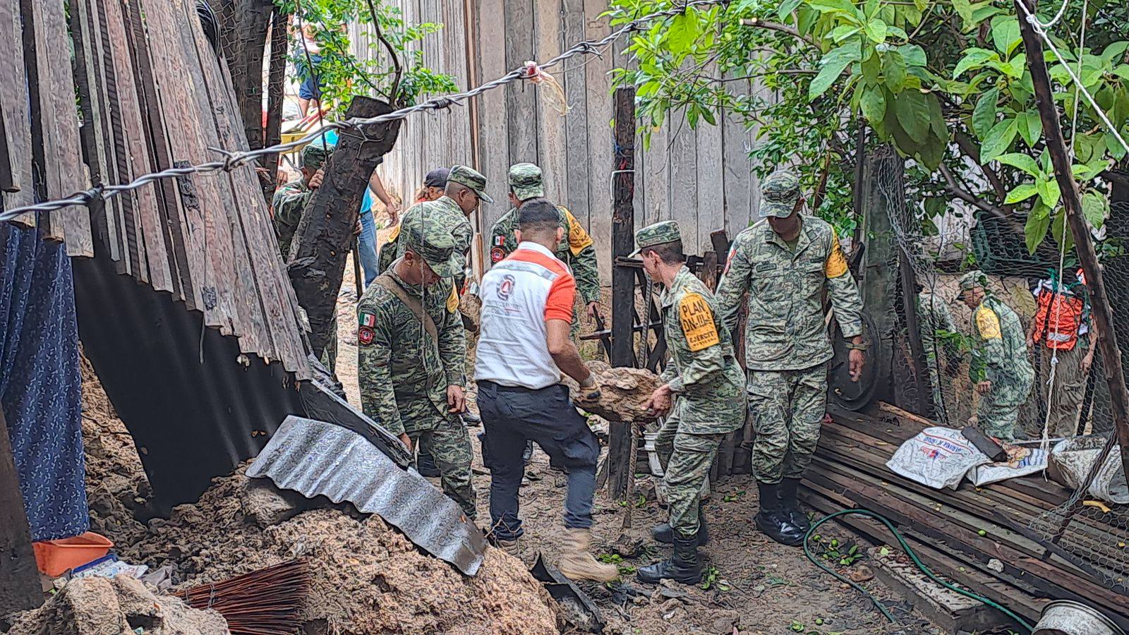 Suman 22 viviendas afectadas; dos colapsaron, en Tecpan y Atoyac